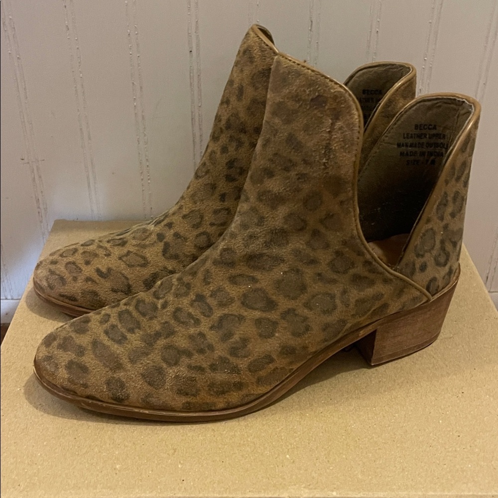 Matisse Coconuts Panther Print Footwear